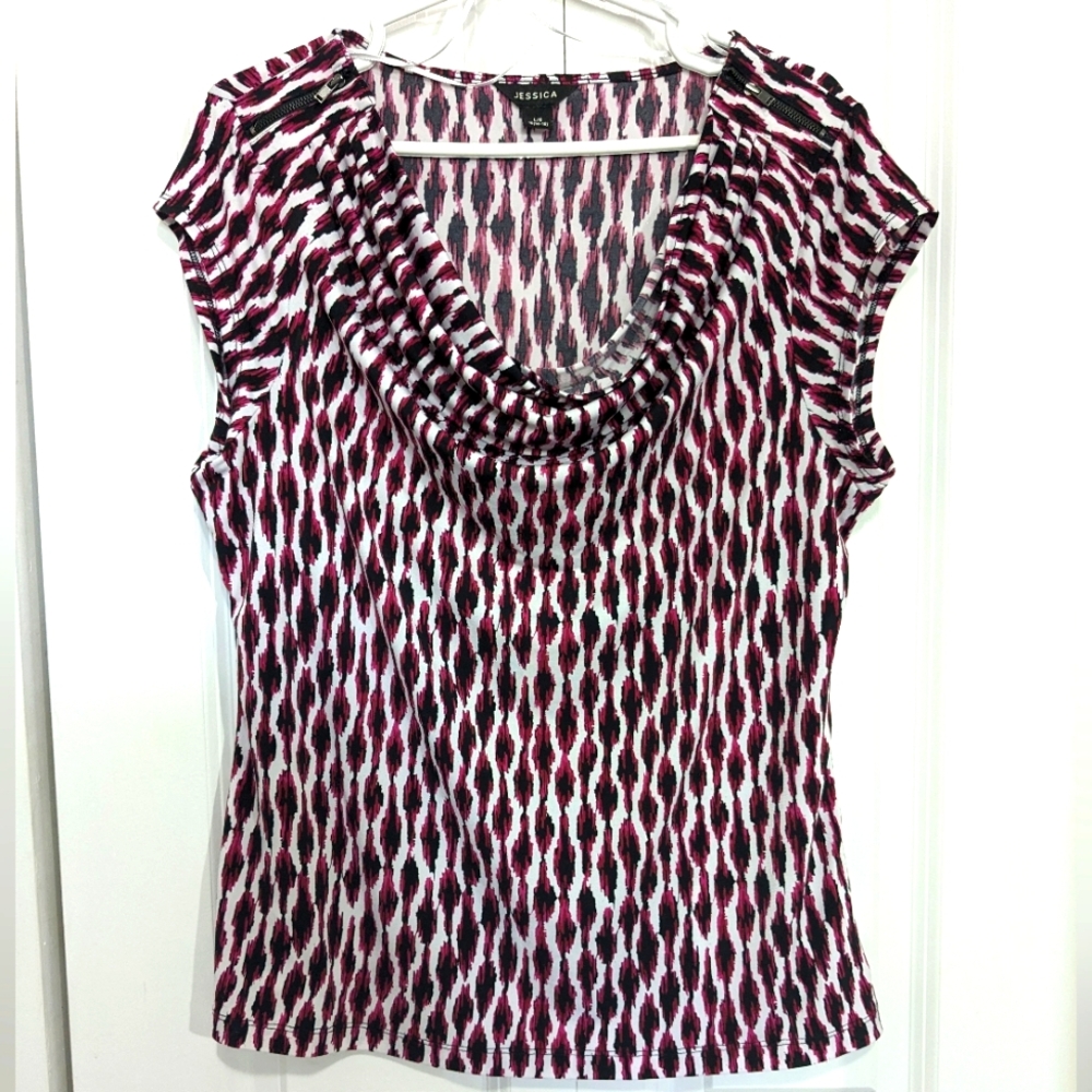 Jessica: women top short sleeves. Size L
